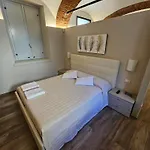 Bilocale In Centro Storico! Άλμπα